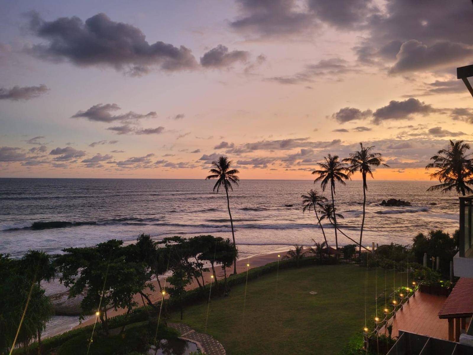 Hasara Oceanfront Apartments Galle Eksteriør bilde